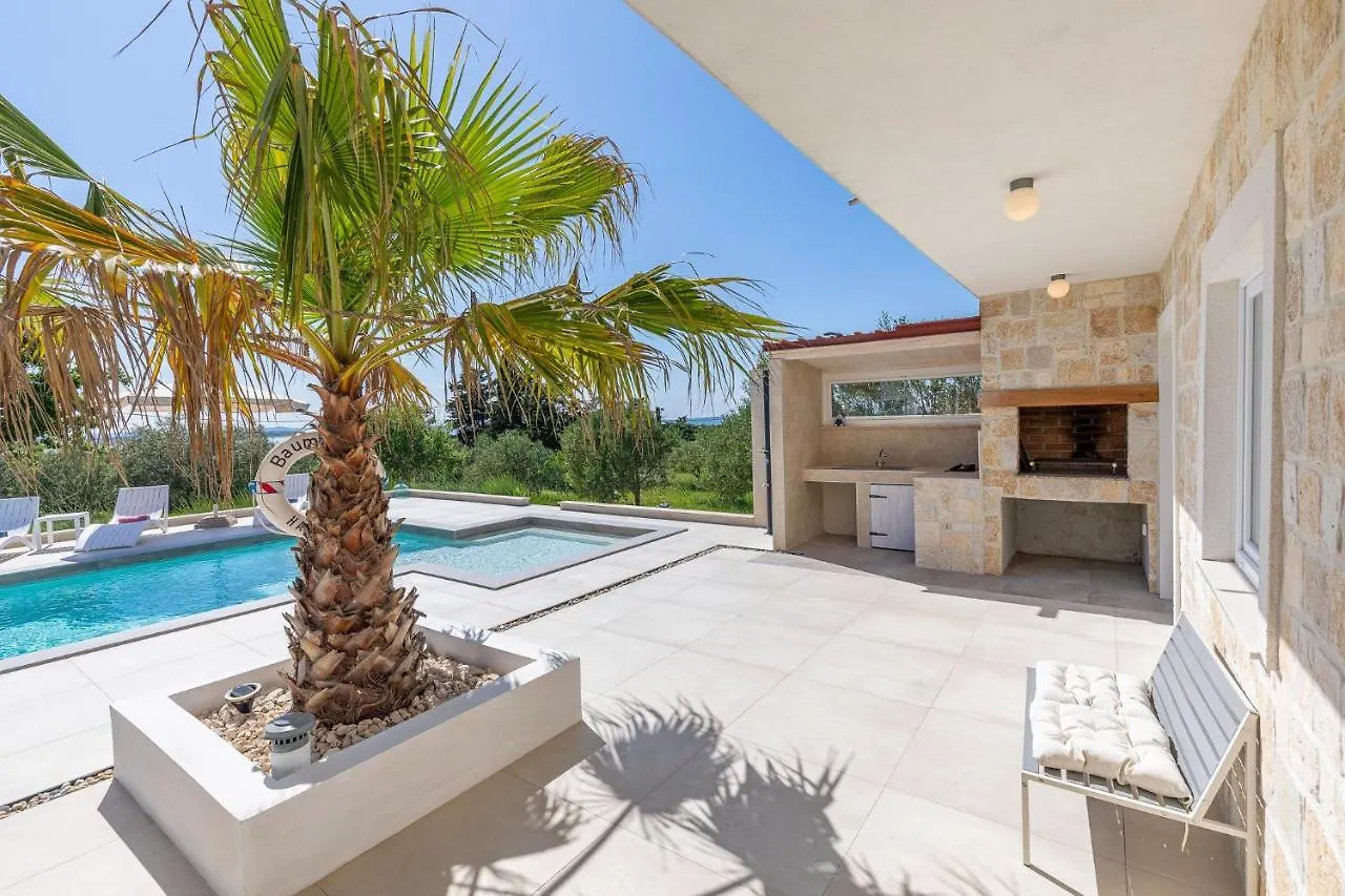 Villa Angelina Vrsi 0*,